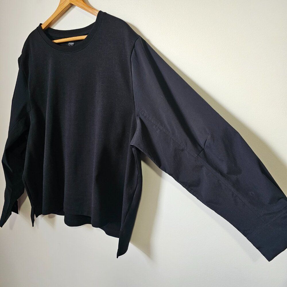 Athleta Black Harlow Hybrid Top